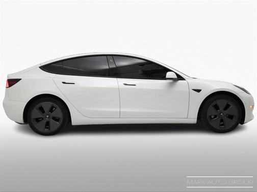 2022 Tesla Model 3 Base