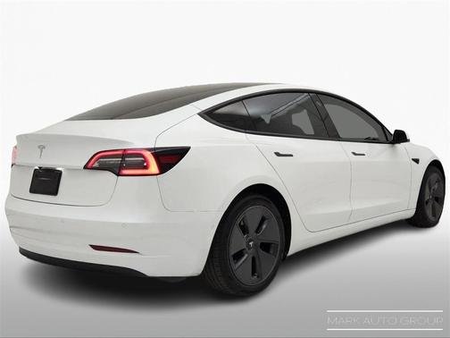 2022 Tesla Model 3 Base