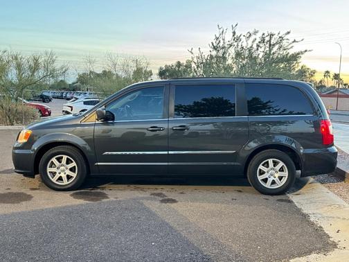 2012 Chrysler Town & Country Touring