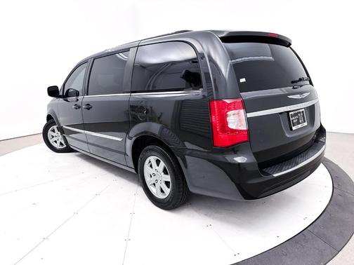 2012 Chrysler Town & Country Touring