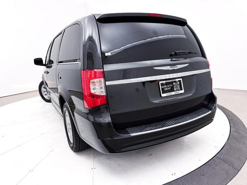 2012 Chrysler Town & Country Touring