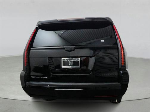 2018 Cadillac Escalade ESV Luxury