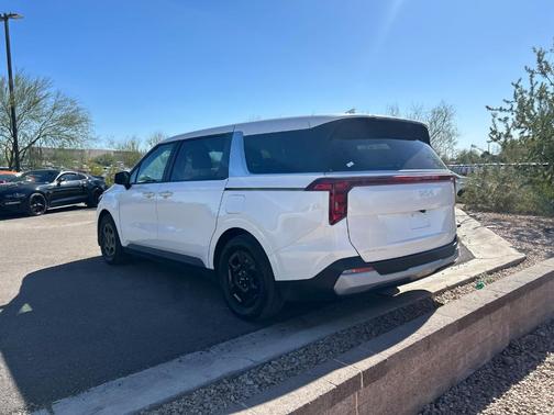 2025 Kia Carnival LXS