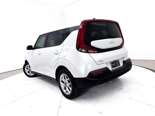 Snow White Pearl 2022 Kia Soul LX