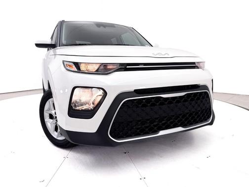 Snow White Pearl 2022 Kia Soul LX