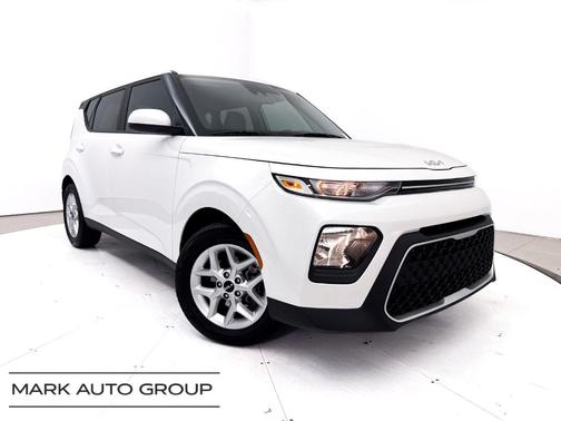 Snow White Pearl 2022 Kia Soul LX