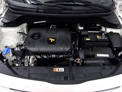 Snow White Pearl 2022 Kia Soul LX