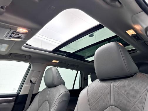 Wind Chill Pearl 2022 Toyota Highlander Platinum