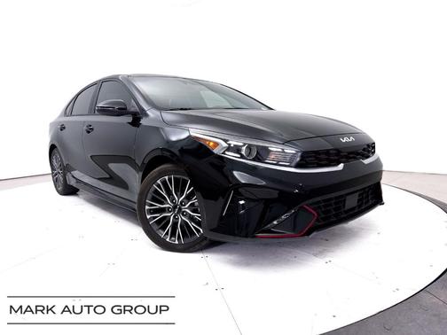 Aurora Black Pearl 2024 Kia Forte GT-Line