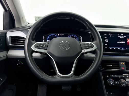 Pure White 2022 Volkswagen Taos 1.5T SEL