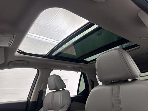 Obsidian Blue Pearl 2024 Honda Pilot Touring