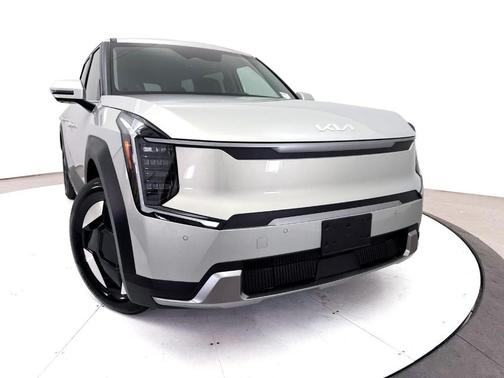 Ivory Silver 2024 Kia EV9 Light Long Range