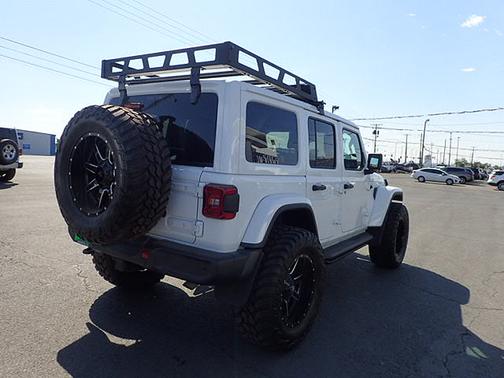 Photo 4 of 20 of 2020 Jeep Wrangler Unlimited Sahara Altitude