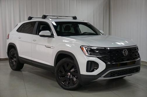 2025 Volkswagen Atlas Cross Sport 2.0T SE w/Technology 4MOTION