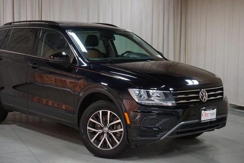 Photo 5 of 44 of 2019 Volkswagen Tiguan 2.0T SE
