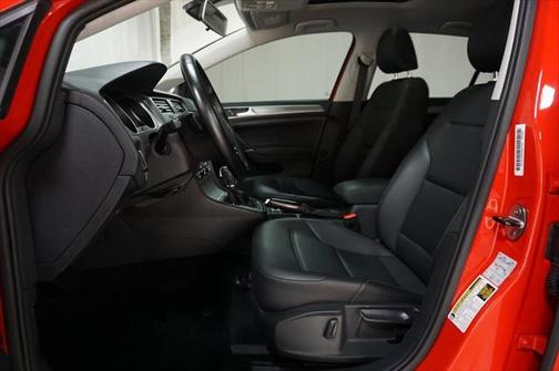 2016 Volkswagen Golf TSI SE 4-Door