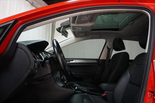 2016 Volkswagen Golf TSI SE 4-Door