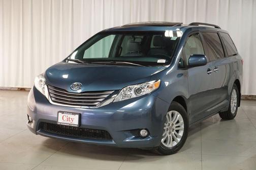 Shoreline Mist 2017 Toyota Sienna XLE