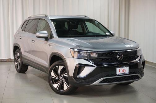 Pyrite Silver Metallic 2023 Volkswagen Taos 1.5T SE
