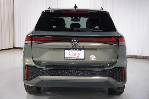 Avocado Green w/Deep Black Roof 2026 Volkswagen Tiguan 2.0T SE R-Line Black 4MOTION