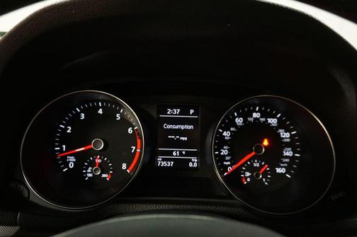 Pure White 2017 Volkswagen Passat 1.8T R-Line