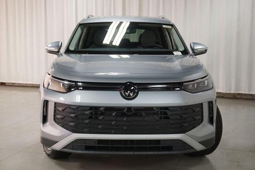 Pyrite Silver Metallic 2026 Volkswagen Tiguan 2.0T SE 4MOTION
