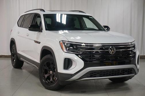 2025 Volkswagen Atlas 2.0T Peak Edition