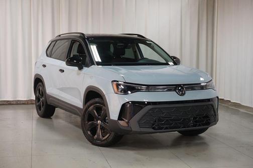 Monument Gray w/Deep Black Roof 2026 Volkswagen Taos SE Black