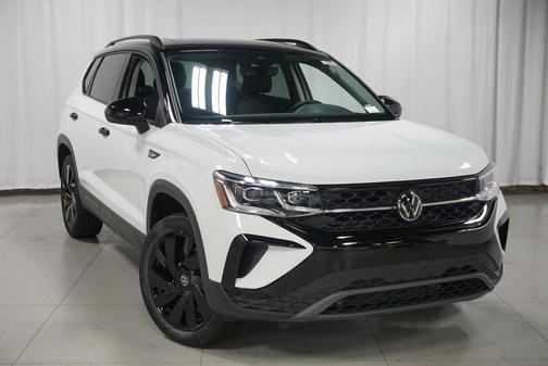 2024 Volkswagen Taos 1.5T SE Black