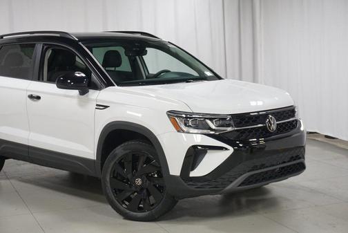 2024 Volkswagen Taos 1.5T SE Black