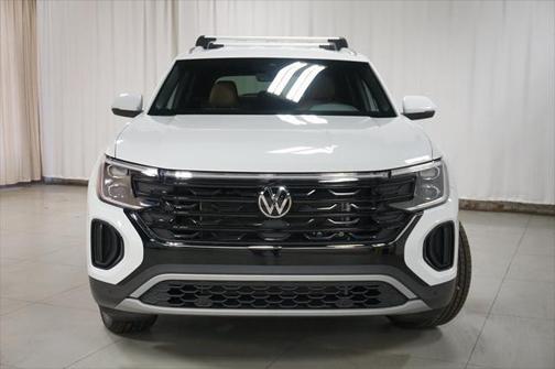 2025 Volkswagen Atlas Cross Sport 2.0T SE w/Technology 4MOTION