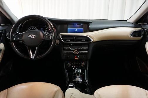 2018 INFINITI QX30 Premium