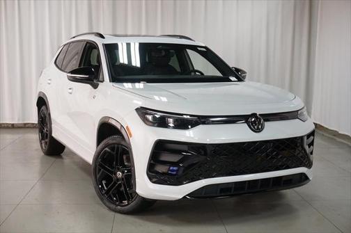 2025 Volkswagen Tiguan 2.0T SE R-Line Black 4MOTION