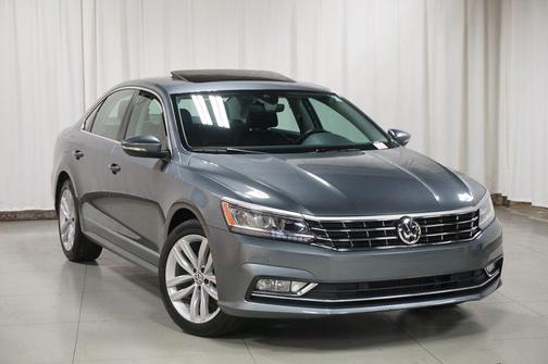 Platinum Gray Metallic 2018 Volkswagen Passat 2.0T SEL Premium