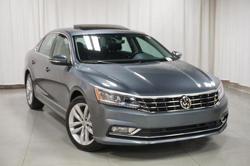 Platinum Gray Metallic 2018 Volkswagen Passat 2.0T SEL Premium
