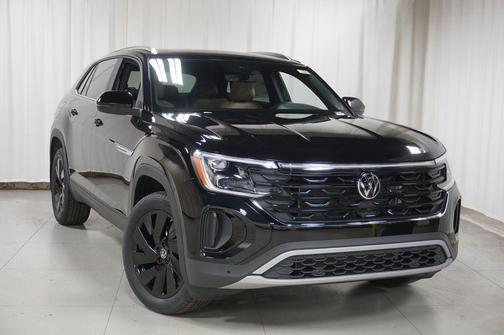 Deep Black 2026 Volkswagen Atlas Cross Sport 2.0T SE w/Technology 4MOTION