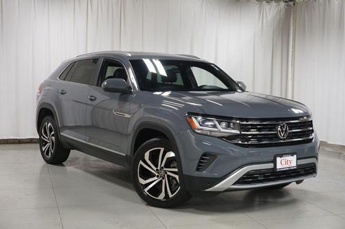 Pure Gray 2023 Volkswagen Atlas Cross Sport 3.6L V6 SEL