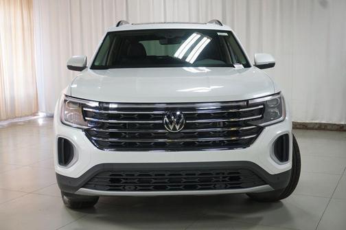 Opal White 2026 Volkswagen Atlas 2.0T SE w/Technology 4MOTION