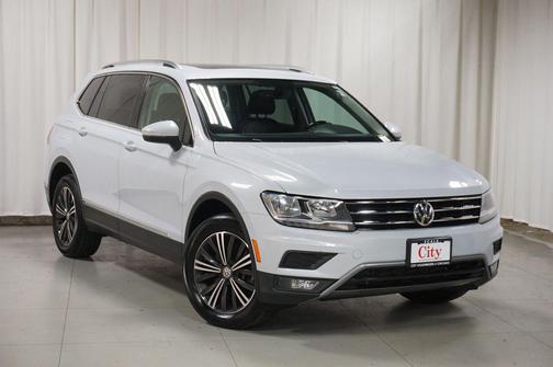 White Silver 2018 Volkswagen Tiguan 2.0T SEL