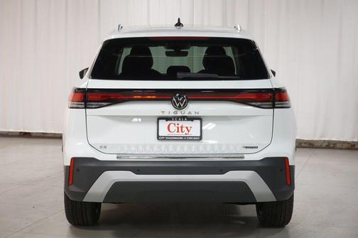 Pure White 2026 Volkswagen Tiguan 2.0T SE 4MOTION