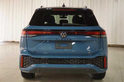 2025 Volkswagen Tiguan 2.0T SE R-Line Black 4MOTION