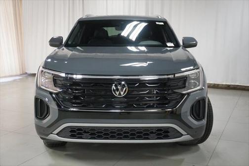2025 Volkswagen Atlas Cross Sport 2.0T SE w/Technology 4MOTION