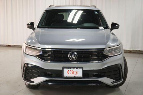Silver Metallic 2022 Volkswagen Tiguan 2.0T SE R-Line Black 4MOTION
