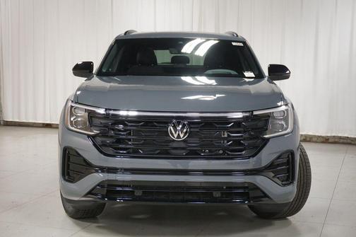 pure gray 2026 Volkswagen Atlas Cross Sport 2.0T SEL