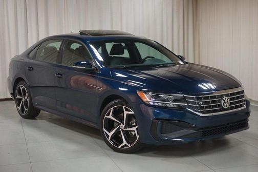 Photo 2 of 45 of 2021 Volkswagen Passat 2.0T R-Line