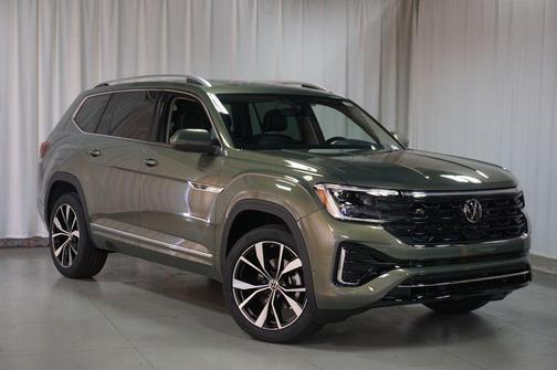 Avocado Green Pearl 2026 Volkswagen Atlas 2.0T SEL Premium R-Line 4MOTION