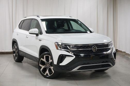 Pure White 2023 Volkswagen Taos 1.5T SEL