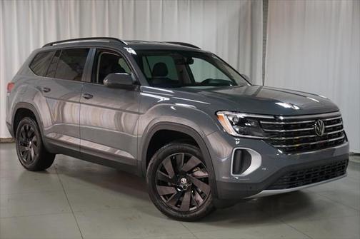 2025 Volkswagen Atlas 2.0T SE w/Technology 4MOTION