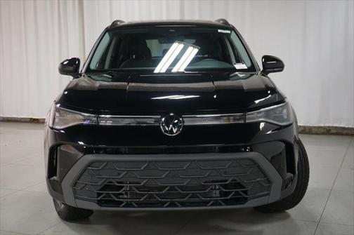 2025 Volkswagen Taos 1.5T SE Black