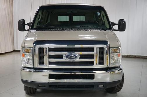 2011 Ford E350 Super Duty XLT